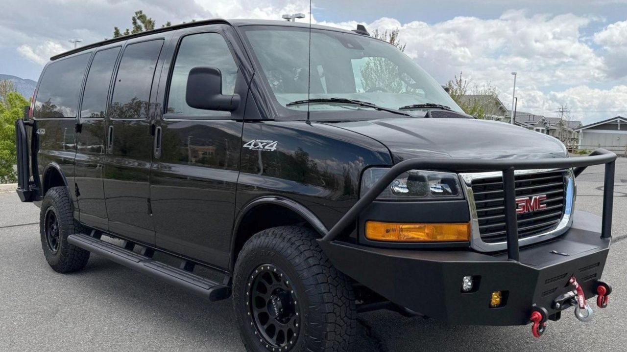 GMC Savana